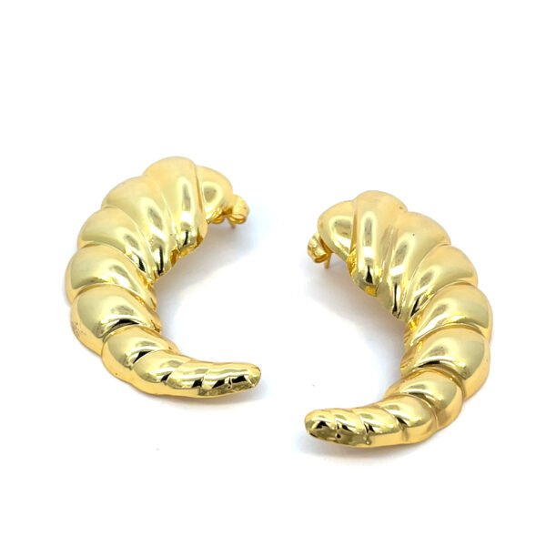 Arete croissant alargado