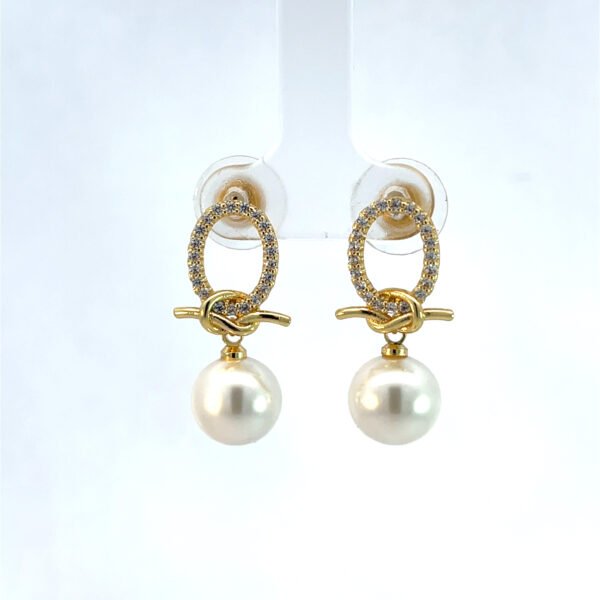 Arete con perla colgante