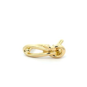 Anillo con nudo