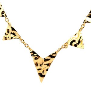Collar largo texturizado de triángulos