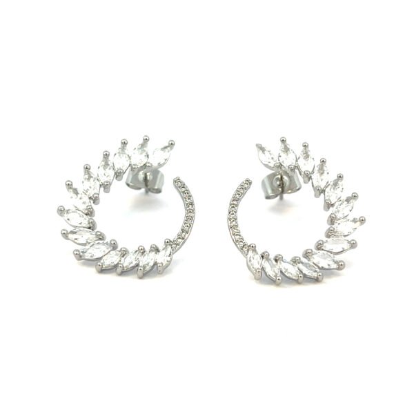 Arete contorno de gota cristales plateado