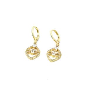 Arete forma de rombo con cristales