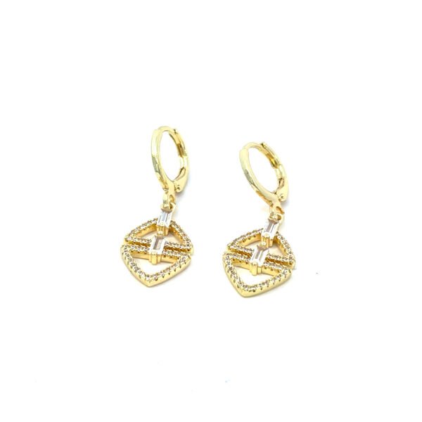 Arete forma de rombo con cristales