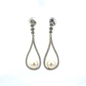 Arete de gota de zirconia con perla