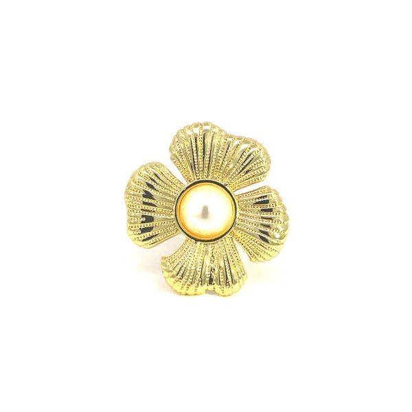 Anillo de flor con perla al centro